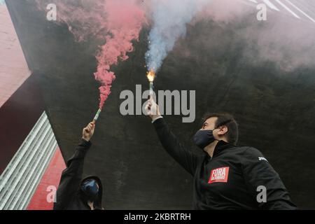 Les manifestants prennent des mesures contre le Président du Brésil, Jair Bolsonaro, sur l'avenue Paulista, dans la région centrale de la ville de Sao Paulo, au Brésil, sur 28 juin 2020. (Photo de Fabio Vieira/FotoRua/NurPhoto) Banque D'Images