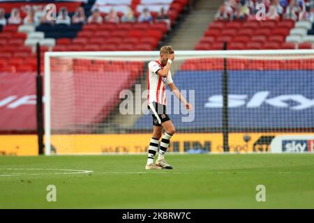 Dean Moxey, d'Exeter City, débarque sur le terrain après sa carte rouge lors du match de finale de la Sky Bet League 2 entre Exeter City et Northampton Town au stade Wembley, Londres, le lundi 29th juin 2020. (Photo de Leila Coker/MI News/NurPhoto) Banque D'Images