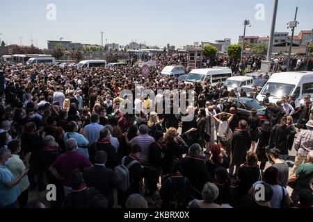 Les avocats se réunissent après l'appel de l'Association du Barreau d'Istanbul réagissent lors d'une marche de protestation contre un projet de loi régissant l'organisation des associations du Barreau, sur 30 juin 2020, à Istanbul, en Turquie. (Photo de CEM TekkeÅŸinoÄŸlu/NurPhoto) Banque D'Images