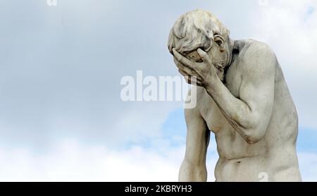 Facepalm - honte, triste, déprimé. Statue de Banque D'Images