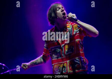 Le chanteur Matt Shultz du groupe de rock américain cage l'Elepghan se produit en direct au Reading Festival 2016 à Reading, dans le Berkshire, sur 28 août 2016. Le groupe est actuellement composé du chanteur Matt Shultz, du guitariste de rythme Brad Shultz, du guitariste principal Nick Bockrath, du guitariste et claviériste Matthan Minster, du bassiste Daniel Tichenor et du batteur Jared Champion. (Photo par Alberto Pezzali/NurPhoto) Banque D'Images