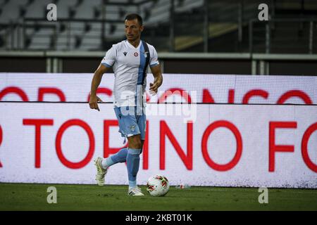 Le défenseur du Latium Stefan Radu (26) en action pendant la série Un match de football n.29 TURIN - LATIUM sur 30 juin 2020 au Stadio Olimpico Grande Turin à Turin, Piémont, Italie. Résultat final: Torino-Lazio 1-2. (Photo de Matteo Bottanelli/NurPhoto) Banque D'Images