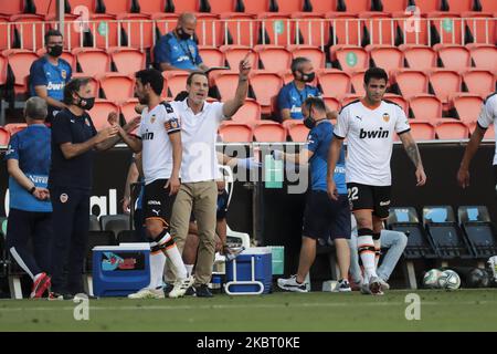 Entraîneur-chef de Valence CF Salvador Gonzalez, Voro, durmin LaLiga match entre Valencia CF et Athletic Club de Bilbao au stade Mestalla sur 1 juillet 2020. (Photo de Jose Miguel Fernandez/NurPhoto) Banque D'Images