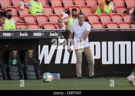 Entraîneur-chef de Valence CF Salvador Gonzalez, Voro durgin LaLiga match entre Valencia CF et Athletic Club de Bilbao au stade Mestalla sur 1 juillet 2020. (Photo de Jose Miguel Fernandez/NurPhoto) Banque D'Images