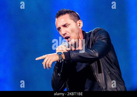 Kekko Silvestre du groupe pop italien Mod se produit en direct au Stadio San Siro à Milan, Italie, sur 19 juillet 2014 (photo de Mairo Cinquetti/NurPhoto) Banque D'Images