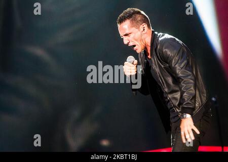 Kekko Silvestre du groupe pop italien Mod se produit en direct au Stadio San Siro à Milan, Italie, sur 19 juillet 2014 (photo de Mairo Cinquetti/NurPhoto) Banque D'Images