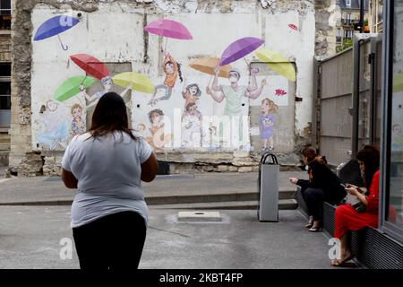 Ici, on a vu une fresque à l'hôpital Necker de Paris, en France, sur 5 juillet 2020. (Photo de Mehdi Taamallah/NurPhoto) Banque D'Images