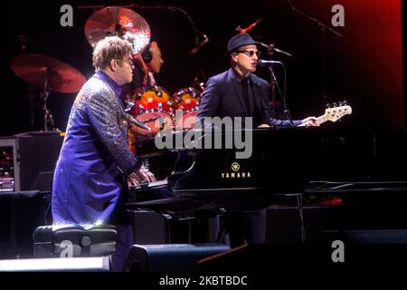 Elton John se produit en direct au Forum de Mediolanum à Milan, Italie, sur 4 décembre 2014 (photo de Mairo Cinquetti/NurPhoto) Banque D'Images