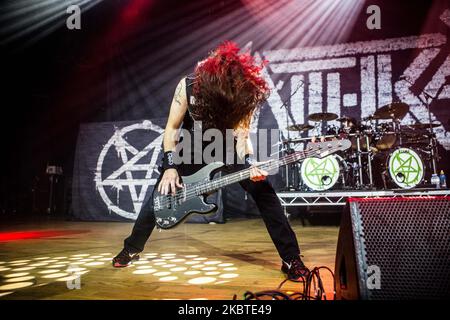 Frank Bello du groupe américain de métaux lourds Anthrax se produit en direct à Alcatraz à Milan, Italie, sur 5 novembre 2015 (photo de Mairo Cinquetti/NurPhoto) Banque D'Images