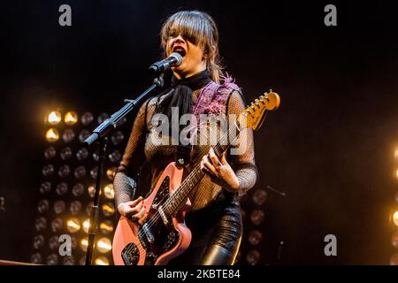 Carmen Consoli se produit en direct à Carroponte à Milan, Italie, sur 5 septembre 2015 (photo de Mairo Cinquetti/NurPhoto) Banque D'Images