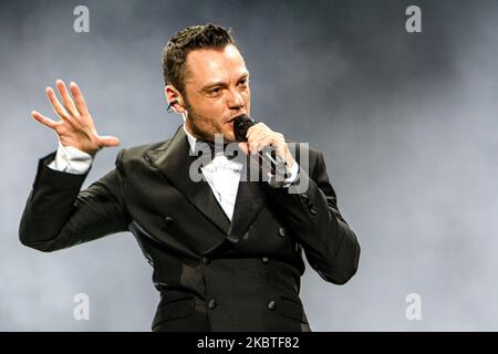 Tiziano Ferro se produit en direct au Stadio San Siro à Milan, Italie, sur 05 juillet 2015 (photo de Mairo Cinquetti/NurPhoto) Banque D'Images