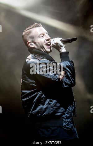 Macklemore se produit en direct au Forum de Mediolanum à Milan, Italie, sur 04 avril 2016 (photo de Mairo Cinquetti/NurPhoto) Banque D'Images