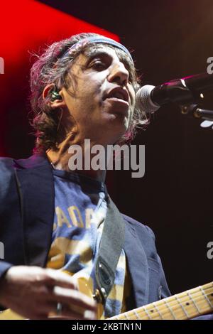 Le membre du groupe Sidonie, Marc Ros, lors du concert qu'ils ont offert ce soir à l'Ifema à Madrid, dans le cadre du festival ''Abre Madrid''. 15 juillet 2020 Espagne (photo par Oscar Gonzalez/NurPhoto) Banque D'Images