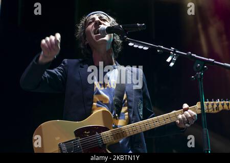 Le membre du groupe Sidonie, Marc Ros, lors du concert qu'ils ont offert ce soir à l'Ifema à Madrid, dans le cadre du festival ''Abre Madrid''. 15 juillet 2020 Espagne (photo par Oscar Gonzalez/NurPhoto) Banque D'Images