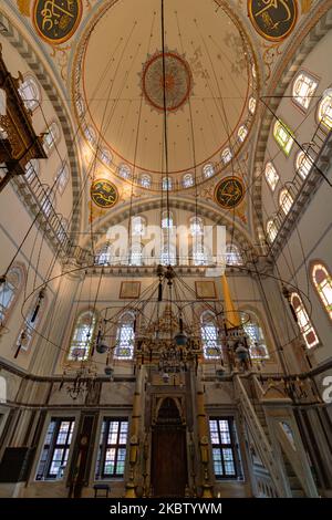 Mosquée Ayazma. Vue panoramique sur la mosquée Ayazma. Photo d'arrière-plan de l'architecture ottomane. Istanbul Turquie - 9.24.2022 Banque D'Images