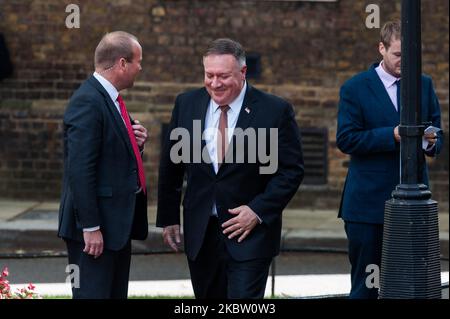 Le Secrétaire d'État américain Mike Pompeo arrive au 10 Downing Street pour des entretiens avec le Premier ministre britannique Boris Johnson et le Secrétaire aux Affaires étrangères Dominic Raab le 21 juillet 2020 à Londres, en Angleterre. La visite de Pompeo fait suite à la décision de la Grande-Bretagne de retirer la société de technologie chinoise Huawei de fournir des équipements au réseau de télécommunications du Royaume-Uni en 5G, en raison de préoccupations croissantes en matière de sécurité et de nouvelles sanctions imposées par les États-Unis à Huawei. (Photo de Wiktor Szymanowicz/NurPhoto) Banque D'Images