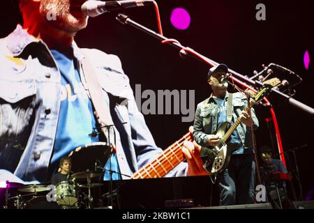 Membre du groupe la habitacion Roja, Jorge Marti lors du concert qu'ils ont offert ce soir à l'Ifema de Madrid, dans le cadre du festival ''Abre Madrid''. 21 juillet 2020 Espagne (photo par Oscar Gonzalez/NurPhoto) Banque D'Images