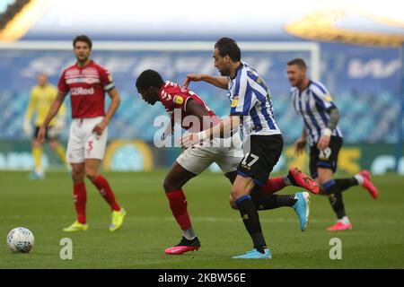 Anfernee Dijksteel de Middlesbrough en action avec Atdhe Nuhiu de Sheffield mercredi pendant le match de championnat Sky Bet entre Sheffield mercredi et Middlesbrough à Hillsborough, Sheffield mercredi, Angleterre le 22nd juillet 2020. (Photo de Mark Fletcher/MI News/NurPhoto) Banque D'Images