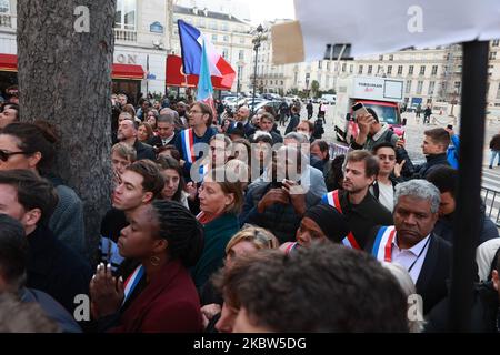 Paris. France, 04 octobre 2022, manifestation devant l'assemblée nationale du parti de l'Union écologique et sociale des nouveaux peuples suite à des remarques jugées 'raciste' par RN (rassemblement national) député de Gironde Gregoire de Fournas, 04 octobre 2022 à Paris. Photo de Christophe Michel/ABACAPRESS.COM Banque D'Images