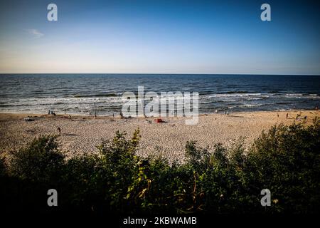 Vue sur la mer Baltique dans les environs de Dziwnow en Pologne, sur 27 juillet 2020. C'est une grande destination touristique - juste à temps pour se détendre, même dans des conditions de pandémie. (Photo de Krzysztof Zatycki/NurPhoto) Banque D'Images