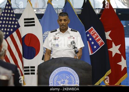 27 juillet 2016-Paju, Corée du Sud-GEN Vincent K. Brooks, commandant du Commandement des forces combinées, du Commandement des Nations Unies et des Forces américaines de Corée, assistent à un discours à l'occasion de la commémoration du 63rd anniversaire de la Convention d'armistice de la guerre de Corée à Punmunjom, dans le sud de la zone démilitarisée, en Corée du Sud. (Photo de Seung-il Ryu/NurPhoto) Banque D'Images