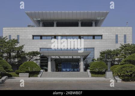 18 avril 2018-Pamunjom, Corée du Sud-Une vue de la Maison de la paix à Panmunjom en zone démilitarisée, Paju, Corée du Sud. Le dirigeant nord-coréen Kim Jong un et le président sud-coréen Moon Jae-in doivent se réunir sur 27 avril du côté sud de la zone démilitarisée pour le sommet inter-coréen historique. (Photo de Seung-il Ryu/NurPhoto) Banque D'Images