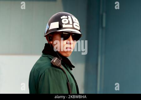 Déc 28, 2011-Paju, le Soldat sud-coréen garde sa position dans un village de trêve de Panmunjom, à environ 55 km (34 miles) au nord de Séoul, 28 décembre 2011. (Photo de Seung-il Ryu/NurPhoto) Banque D'Images