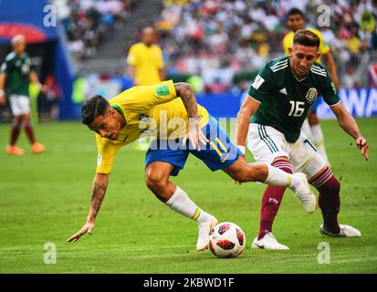 Hector Herrera du Mexique foulant Philippe Coutinho du Brésil pendant le match de la coupe du monde de la FIFA Brésil contre le Mexique à Samara Arena, Samara, Russie sur 2 juillet 2018. (Photo par Ulrik Pedersen/NurPhoto) Banque D'Images