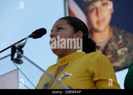 Gloria Guillen, est vu pour exiger la justice pour sa fille lors d'une vraiment au National Mall à Washington, D.C. 30 juillet 2020. Vanessa Guillen a disparu de son poste à fort Hood, Texas, sur 22 avril, mais ses restes n'ont pas été découverts jusqu'à 30 juin. Un soldat, Aaron David Robinson, était le principal suspect dans le meurtre de Guillen et il s'est tué par balle lorsqu'il a été approché par la police. (Photo par Aurora Samperio/NurPhoto) Banque D'Images