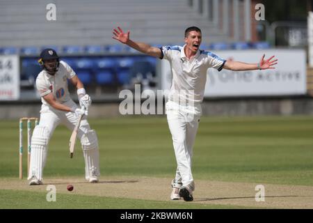 Matt Fisher, du Yorkshire, appelle à un LBW contre Gareth Harte lors du match de Trophée Bob Willis entre Durham et Yorkshire à Emirates Riverside, Chester le Street, Angleterre, le 3rd août 2020. (Photo de Mark Fletcher MI News/NurPhoto) Banque D'Images