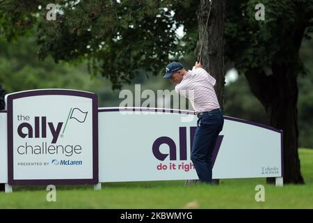 Jim Furyk se lance sur le tee-shirt 11th lors de la dernière partie du défi Ally présenté par McLaren au Warwick Hills Golf & Country Club, Grand blanc, MI, USA Sunday, 2 août, 2020. (Photo de Jorge Lemus/NurPhoto) Banque D'Images