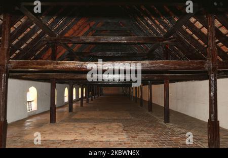 Salle à manger dans le palais royal de Padmanabhapuram à Padmanabhapuram, Tamil Nadu, Inde sur 11 février 2020. Le palais de Padmanabhapuram (également connu sous le nom de palais de Kalkulam) est l'ancienne capitale de l'ancien royaume hindou de Travancore a été construit autour de 1601 ce par Iravi Varma Kulasekhara Perumal. Le fondateur de Travancore moderne, le roi Anizham Thirunal Marthanda Varma (1706-1758), qui a dirigé Travancore de 1729 à 1758, a reconstruit le palais vers 1750. (Photo de Creative Touch Imaging Ltd./NurPhoto) Banque D'Images