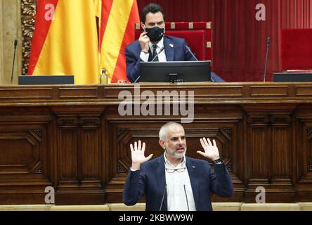 Roger Torrent, Président du Parlement de Catalogne, et Carlos Carrizosa, de Ciutadans, lors de la session plénière extraordinaire, ont absouté la monarchie espagnole au Parlement de Catalogne, à Barcelone, Espagne, le 07th août 2020. (Photo de Joan Valls/Urbanandsport/NurPhoto) Banque D'Images