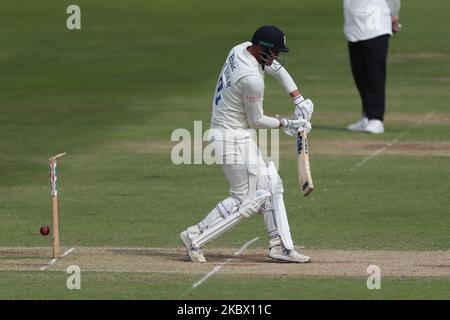 Jack Burnham de Durham est sous le charme de Liam Hurt du Lancashire lors du match de trophée Bob Willis entre le club de cricket du comté de Durham et le Lancashire à Emirates Riverside, Chester le Street, en Angleterre, sur 10 août 2020. (Photo de Mark Fletcher/MI News/NurPhoto) Banque D'Images