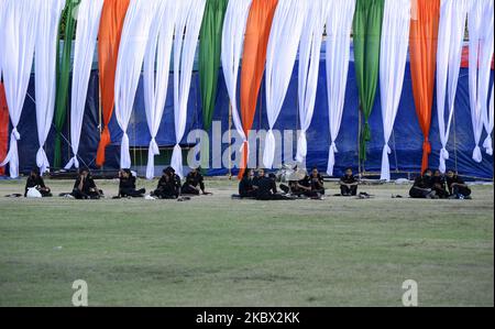 Le veeranga de la police d'Assam se repose après la répétition du défilé de l'indépendance, à Guwahati, Assam, Inde, le mercredi 12 août 2020. (Photo de David Talukdar/NurPhoto) Banque D'Images