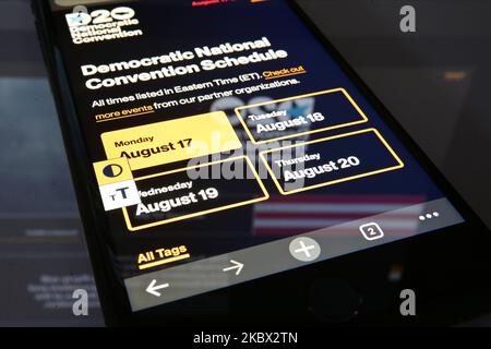 La section de l'horaire du site Web de la Convention démocratique est affichée l'écran d'un téléphone, photographié sur 12 août 2020 à Philadelphie, PA, Etats-Unis. En raison de la pandémie de Covid-19, la convention nationale démocratique est prévue la semaine prochaine et prendra part en ligne, avec le vice-président Joe Biden et le sénateur Kamala Harris devrait accepter la nomination pour le billet lors des élections présidentielles américaines de 2020. (Photo de Bastiaan Slabbers/NurPhoto) Banque D'Images