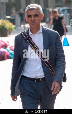 Sadiq Khan arrive à Global radio Studios, Londres, Royaume-Uni 13 août 2020 (photo de Robin Pope /NurPhoto) (photo de Robin Pope/NurPhoto) Banque D'Images