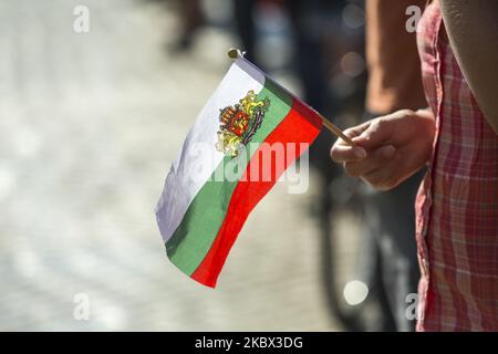 Manifestation de la chaîne vivante devant le bâtiment de l'Assemblée nationale de la République de Bulgarie à Sofia, en Bulgarie, sur 13 août 2020. Les manifestants veulent la démission du gouvernement du Premier ministre bulgare Boiko Borissov, du procureur général Ivan Geshev et des élections anticipées. (Photo de Hristo Vladev/NurPhoto) Banque D'Images