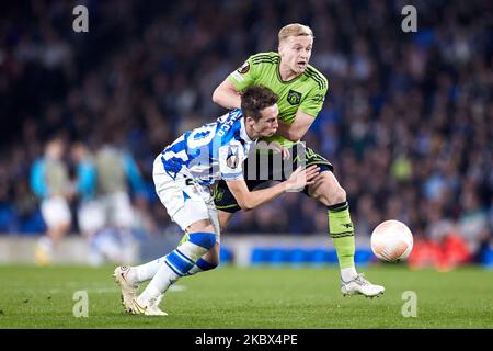 SAN SEBASTIAN, ESPAGNE - NOVEMBRE 03: Donny van de Beek de Manchester United rivalise pour le ballon avec Jon Pacheco de Real Sociedad lors du match de l'UEFA Europa League groupe E entre Real Sociedad et Manchester United sur 3 novembre 2022 à la Reale Arena de San Sebastian, Espagne. Credit: Ricardo Larreina/AFLO/Alay Live News Banque D'Images