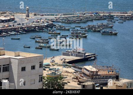 Vue générale du port de la ville de Gaza, Palestine sur 18 août 2020. - Israël a attaqué les cibles du Hamas à Gaza et a interrompu son flux de carburant dans l'enclave, dans les dernières mesures prises au cours d'une vague de bombes incendiaires aéroportées en provenance du territoire palestinien. La sanction contre le carburant a été "à la lumière du lancement continu de ballons incendiaires de la bande vers le territoire de l'État d'Israël et de la menace pour la stabilité de la sécurité", a déclaré le ministère de la Défense. (Photo de Majdi Fathi/NurPhoto) Banque D'Images