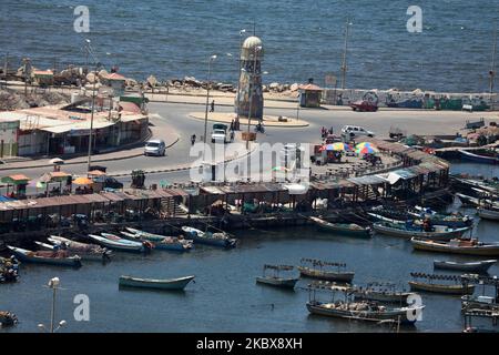 Vue générale du port de la ville de Gaza, Palestine sur 18 août 2020. - Israël a attaqué les cibles du Hamas à Gaza et a interrompu son flux de carburant dans l'enclave, dans les dernières mesures prises au cours d'une vague de bombes incendiaires aéroportées en provenance du territoire palestinien. La sanction contre le carburant a été "à la lumière du lancement continu de ballons incendiaires de la bande vers le territoire de l'État d'Israël et de la menace pour la stabilité de la sécurité", a déclaré le ministère de la Défense. (Photo de Majdi Fathi/NurPhoto) Banque D'Images