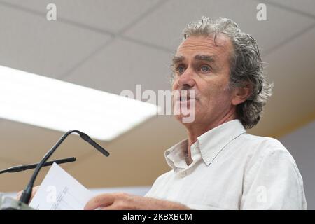 Le directeur du Centre de coordination des alertes sanitaires et des urgences, Fernando Simon, tient une conférence de presse au Ministère de la Santé pour informer sur la situation actuelle de Covid-19 sur 20 août 2020 à Madrid, Espagne. (Photo par Oscar Gonzalez/NurPhoto) Banque D'Images