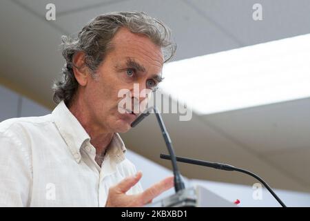 Le directeur du Centre de coordination des alertes sanitaires et des urgences, Fernando Simon, tient une conférence de presse au Ministère de la Santé pour informer sur la situation actuelle de Covid-19 sur 20 août 2020 à Madrid, Espagne. (Photo par Oscar Gonzalez/NurPhoto) Banque D'Images