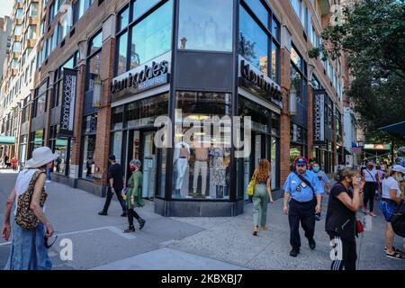 Vue sur le centre commercial Bloomingdales dans l'Upper West Side. Bloomingdale a poursuivi 2,5M $ en location manquée alors que la ville de New York poursuit la phase 4 de réouverture suite aux restrictions imposées pour ralentir la propagation du coronavirus sur 20 août 2020 à New York. La quatrième phase permet les arts et le divertissement de plein air, les événements sportifs sans fans et la production de médias. (Photo de John Nacion/NurPhoto) Banque D'Images