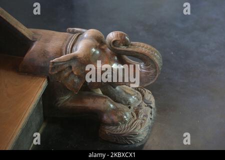 Sculpture en bois d'un éléphant au palais royal de Padmanabhapuram à Padmanabhapuram, Tamil Nadu, Inde. Le palais de Padmanabhapuram (également connu sous le nom de palais de Kalkulam) est l'ancienne capitale de l'ancien royaume hindou de Travancore a été construit autour de 1601 ce par Iravi Varma Kulasekhara Perumal. Le fondateur de Travancore moderne, le roi Anizham Thirunal Marthanda Varma (1706-1758), qui a dirigé Travancore de 1729 à 1758, a reconstruit le palais vers 1750. (Photo de Creative Touch Imaging Ltd./NurPhoto) Banque D'Images