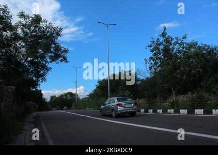 Une vue de la capitale nationale par temps clair avec un ciel bleu à Vande Mataram Marg, Karol Bagh sur 22 août 2020 à New Delhi, Inde. (Photo de Mayank Makhija/NurPhoto) Banque D'Images