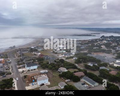 Vue aérienne de la ville côtière de Bandon, Oregon. Banque D'Images