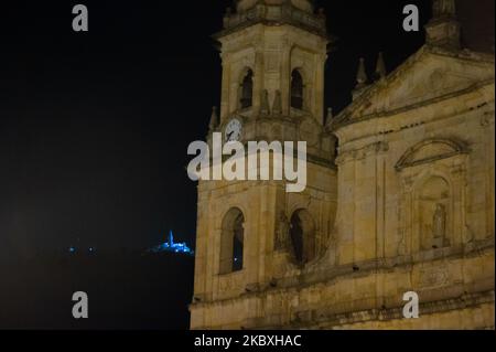 Vue depuis la cathédrale Monserrate et la première cathédrale de Colombie depuis la place Bolivar « Plaza de Bolivar » pendant les écluses sectorisées causées par le nouveau coronavirus à Bogota, en Colombie, sur 13 août 2020. (Photo par Sebastian Barros/NurPhoto) Banque D'Images