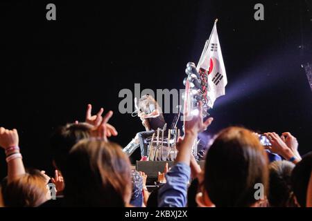 Foo Fighters se produit sur la scène lors du festival de rock de la vallée d'Ansan M, en Corée du Sud, à Ansan, sur 26 juillet 2015. Le festival du rock se tient chaque année en juillet. (Photo de Seung-il Ryu/NurPhoto) Banque D'Images