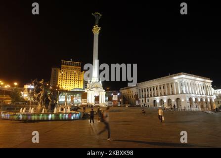 Vue de nuit sur la place de l'indépendance à Kiev, Ukraine, le 26 août 2020. (Photo par STR/NurPhoto) Banque D'Images